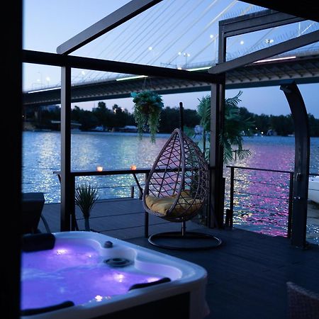 Ada Moment Splav- Kuca Na Reci Beograd- Floating House On Sava River ,Belgrado Exterior foto