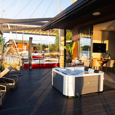 Ada Moment Splav- Kuca Na Reci Beograd- Floating House On Sava River ,Belgrado Exterior foto